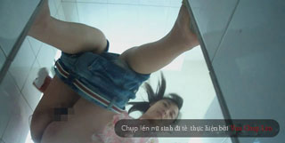 Hình ảnh gây sốc chụp len nữ sinh trong nhà vệ sinh hết sức phản cản gây phẩn nộ trong giới nữ sinh Hình ảnh gây sốc chụp len nữ sinh trong nhà vệ sinh hết sức phản cản gây phẩn nộ trong giới nữ sinh